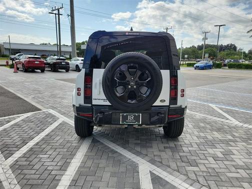 2023 Land Rover Defender 110 X-Dynamic SE