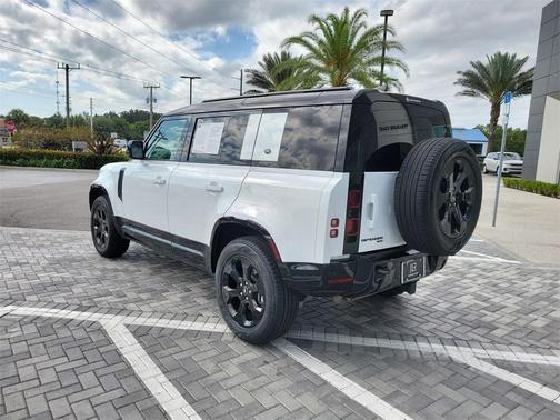 2023 Land Rover Defender 110 X-Dynamic SE