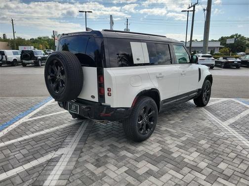 2023 Land Rover Defender 110 X-Dynamic SE
