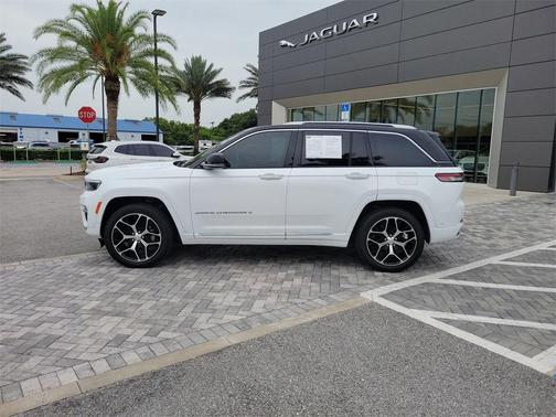 2023 Jeep Grand Cherokee Summit