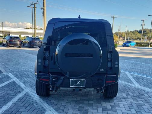 2023 Land Rover Defender 