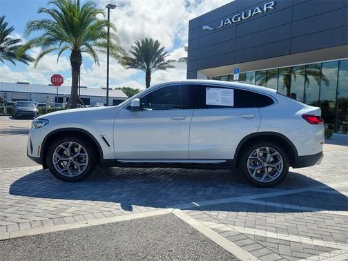2024 BMW X4 xDrive30i