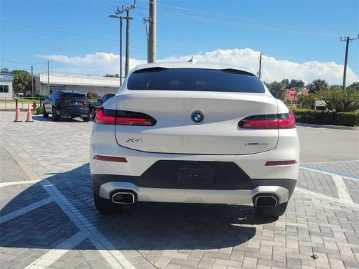 2024 BMW X4 xDrive30i