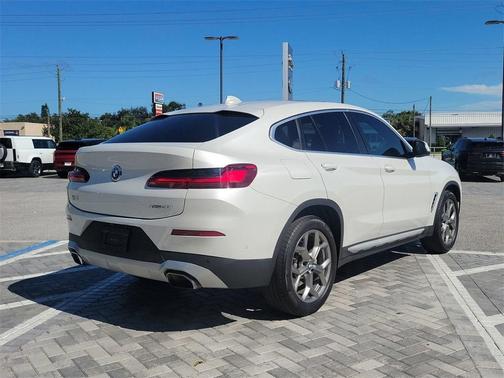 2024 BMW X4 xDrive30i