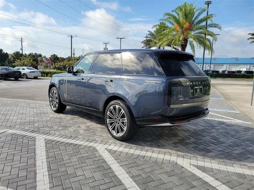 2025 Land Rover Range Rover P400 SE