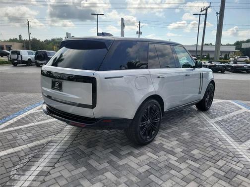 2025 Land Rover Range Rover P400 SE