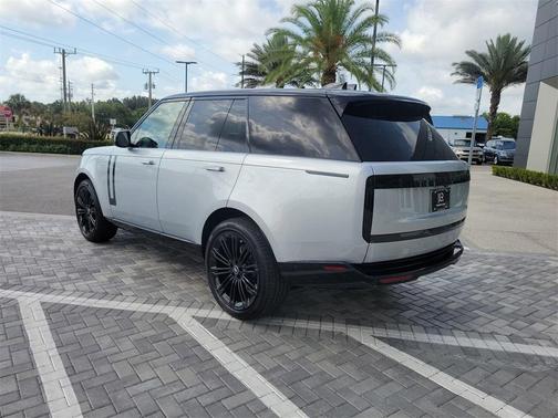 2025 Land Rover Range Rover P400 SE