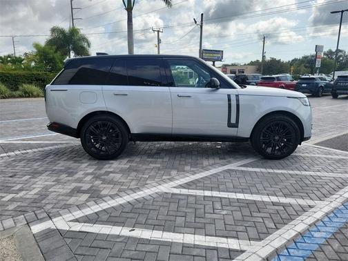 2025 Land Rover Range Rover P400 SE