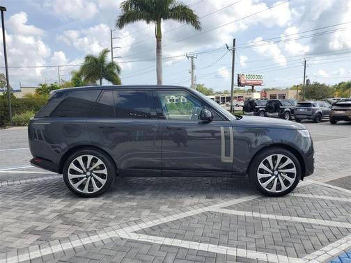 2025 Land Rover Range Rover P530 Autobiography
