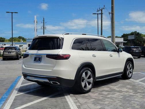 2022 Mercedes-Benz GLS 450 4MATIC