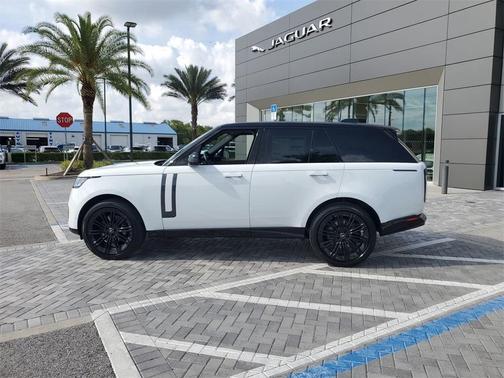 2025 Land Rover Range Rover P530 SE