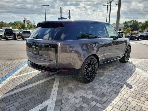 2024 Land Rover Range Rover P530 SE