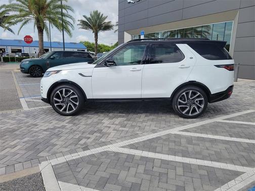 2025 Land Rover Discovery P360 Dynamic SE