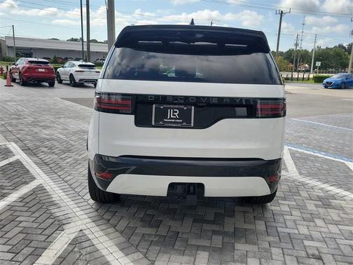 2025 Land Rover Discovery P360 Dynamic SE