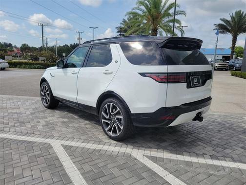 2025 Land Rover Discovery P360 Dynamic SE