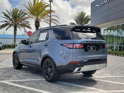 Byron Blue 2020 Land Rover Discovery Landmark