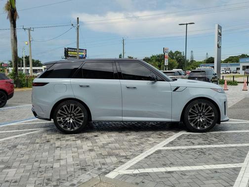 Arroios Grey 2026 Land Rover Range Rover Sport P635 SV