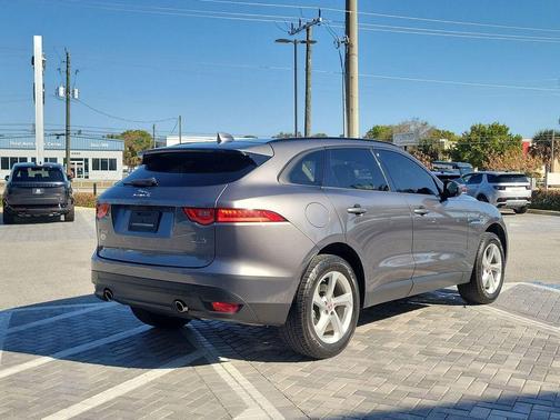 2018 Jaguar F-PACE 25t Premium