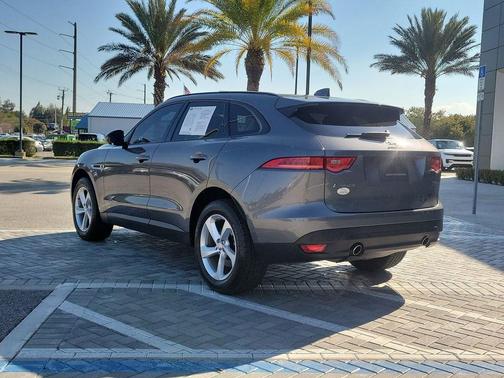 2018 Jaguar F-PACE 25t Premium