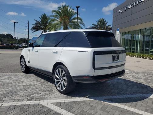 2025 Land Rover Range Rover P400 SE 7 Seat