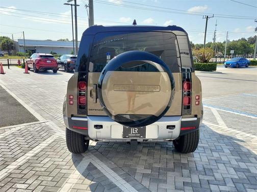 2025 Land Rover Defender P400 S