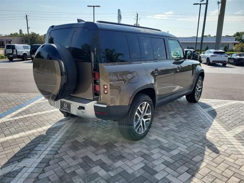 2025 Land Rover Defender P400 S
