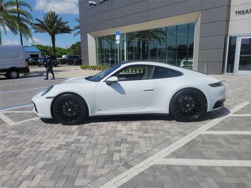 2022 Porsche 911 Carrera