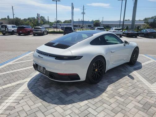 2022 Porsche 911 Carrera