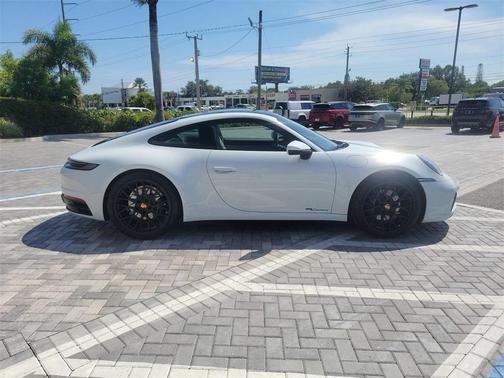 2022 Porsche 911 Carrera