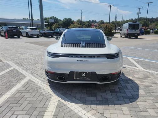 2022 Porsche 911 Carrera