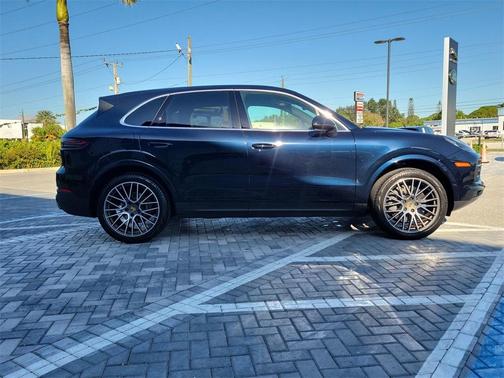 2021 Porsche Cayenne Base
