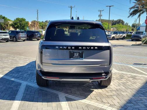 Eiger Grey 2026 Land Rover Range Rover P530 SE 7 Seat