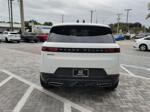 2026 Land Rover Range Rover Sport SE