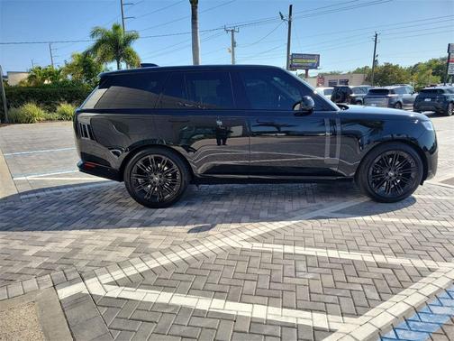 2025 Land Rover Range Rover P400 SE