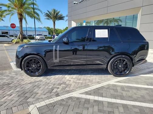 2025 Land Rover Range Rover P400 SE