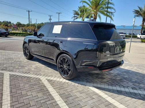 2025 Land Rover Range Rover P400 SE
