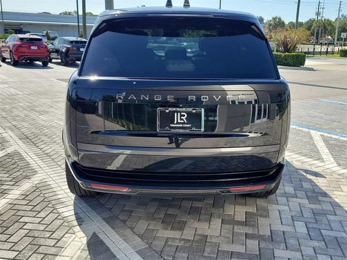 2025 Land Rover Range Rover P400 SE