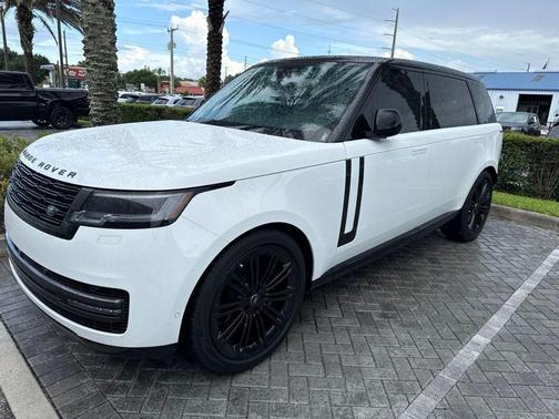 Fuji White 2024 Land Rover Range Rover P400 SE
