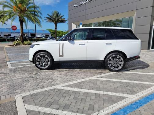 2025 Land Rover Range Rover P530 SE