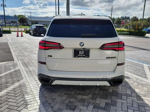 2022 BMW X5 M50i