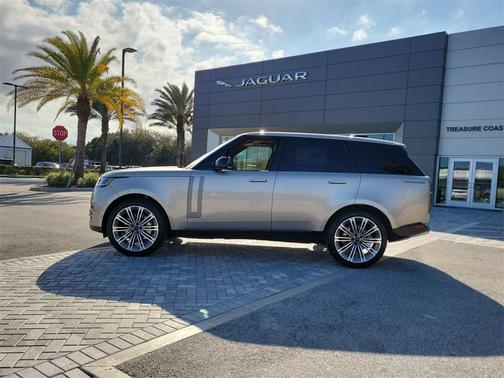 2026 Land Rover Range Rover P530 SE