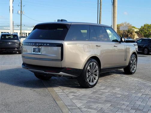 2026 Land Rover Range Rover P530 SE