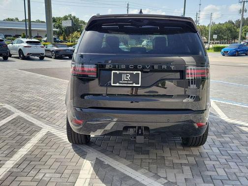 Santorini Black 2025 Land Rover Discovery P300 Dynamic SE