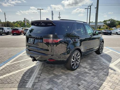 2025 Land Rover Discovery P300 Dynamic SE