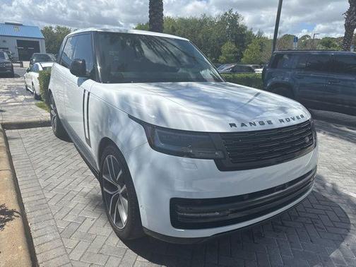 Fuji White 2024 Land Rover Range Rover P400 SE