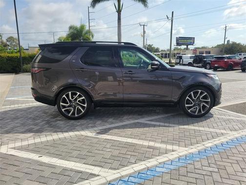 2025 Land Rover Discovery P360 Metropolitan Edition