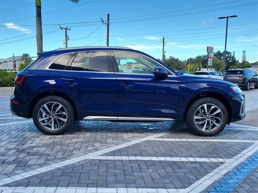 2023 Audi Q5 45 S line quattro Premium