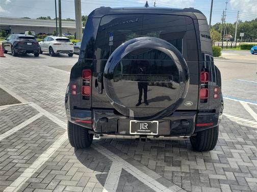 2023 Land Rover Defender 110 S
