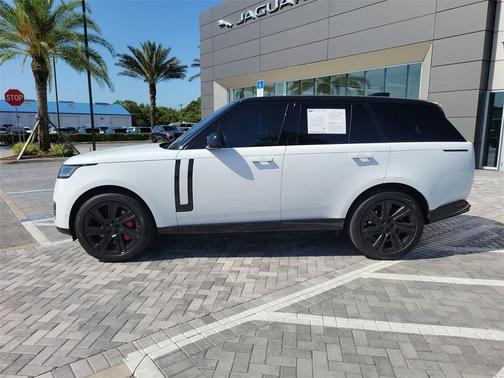 2023 Land Rover Range Rover P530 SE