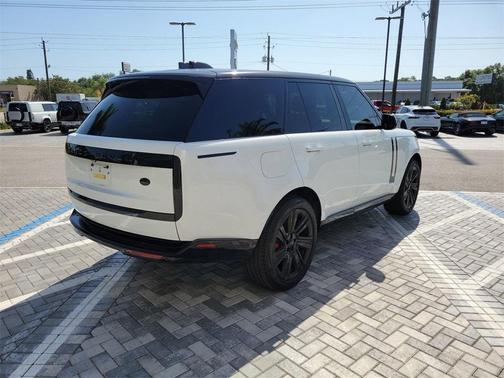 2023 Land Rover Range Rover P530 SE